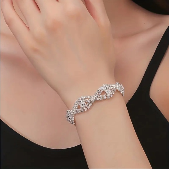 New Rhinestone Diamond Silver Glam Sparkly Bling Bracelet Adjustable Length - Picture 6 of 7